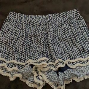 Floral ruffled shorts